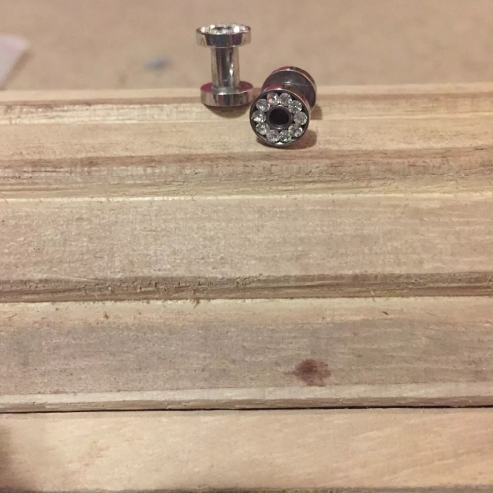 Size 8 gauges